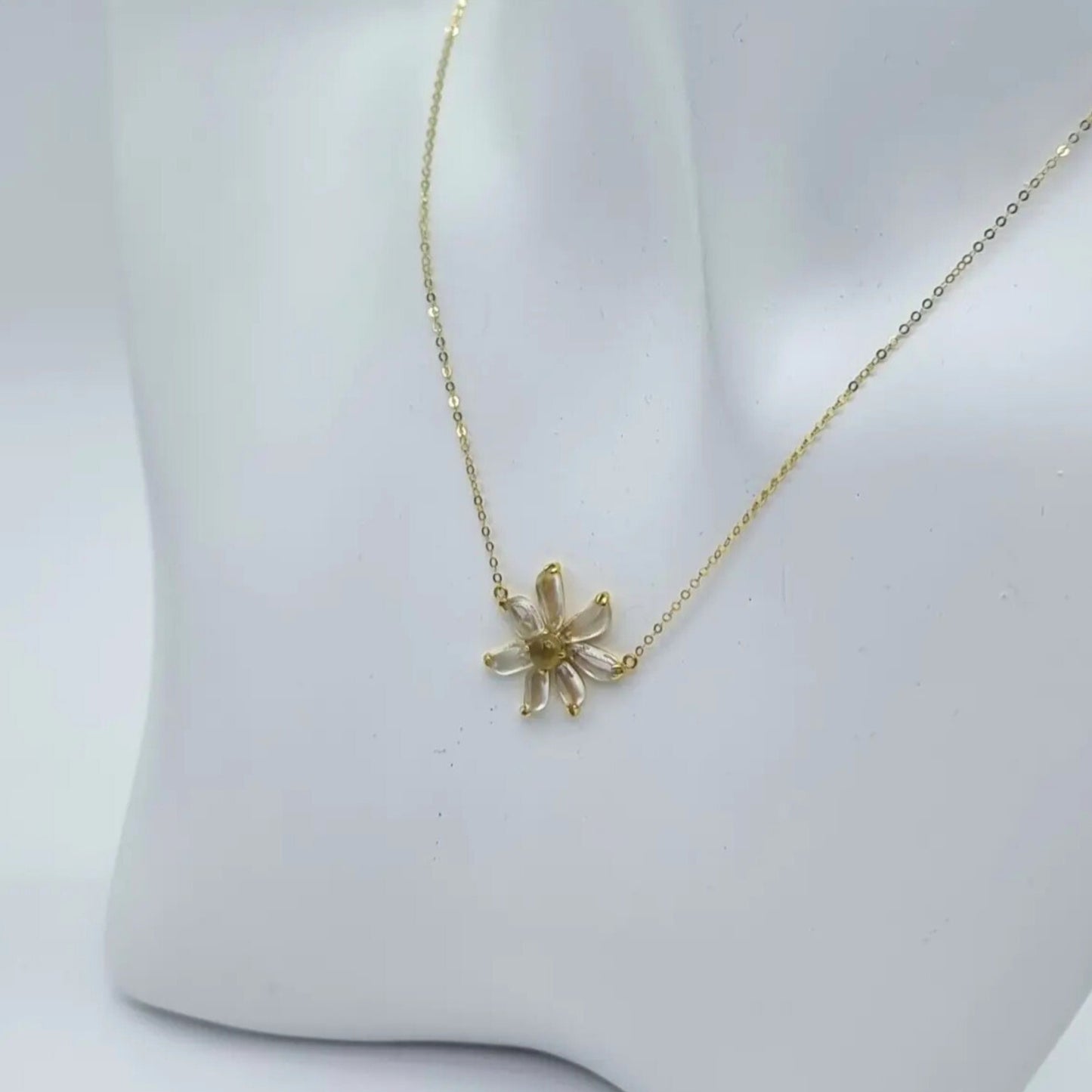 "Daisy Flower" Jadeite Jade Necklace in Yellow Gold
