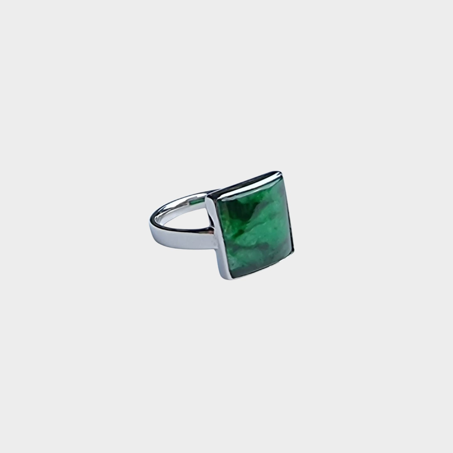 Flower Green Jadeite Jade Ring in White Gold