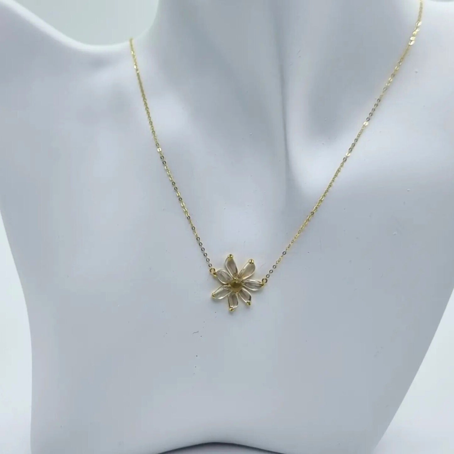 "Daisy Flower" Jadeite Jade Necklace in Yellow Gold