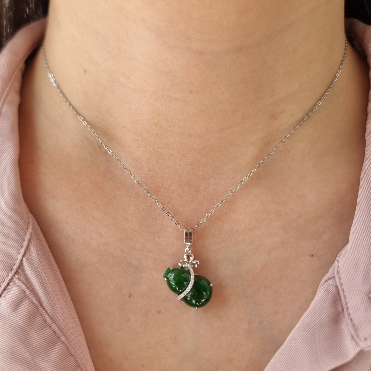 Jadeite Jade "Hulu" Pendant in White Gold with Diamonds
