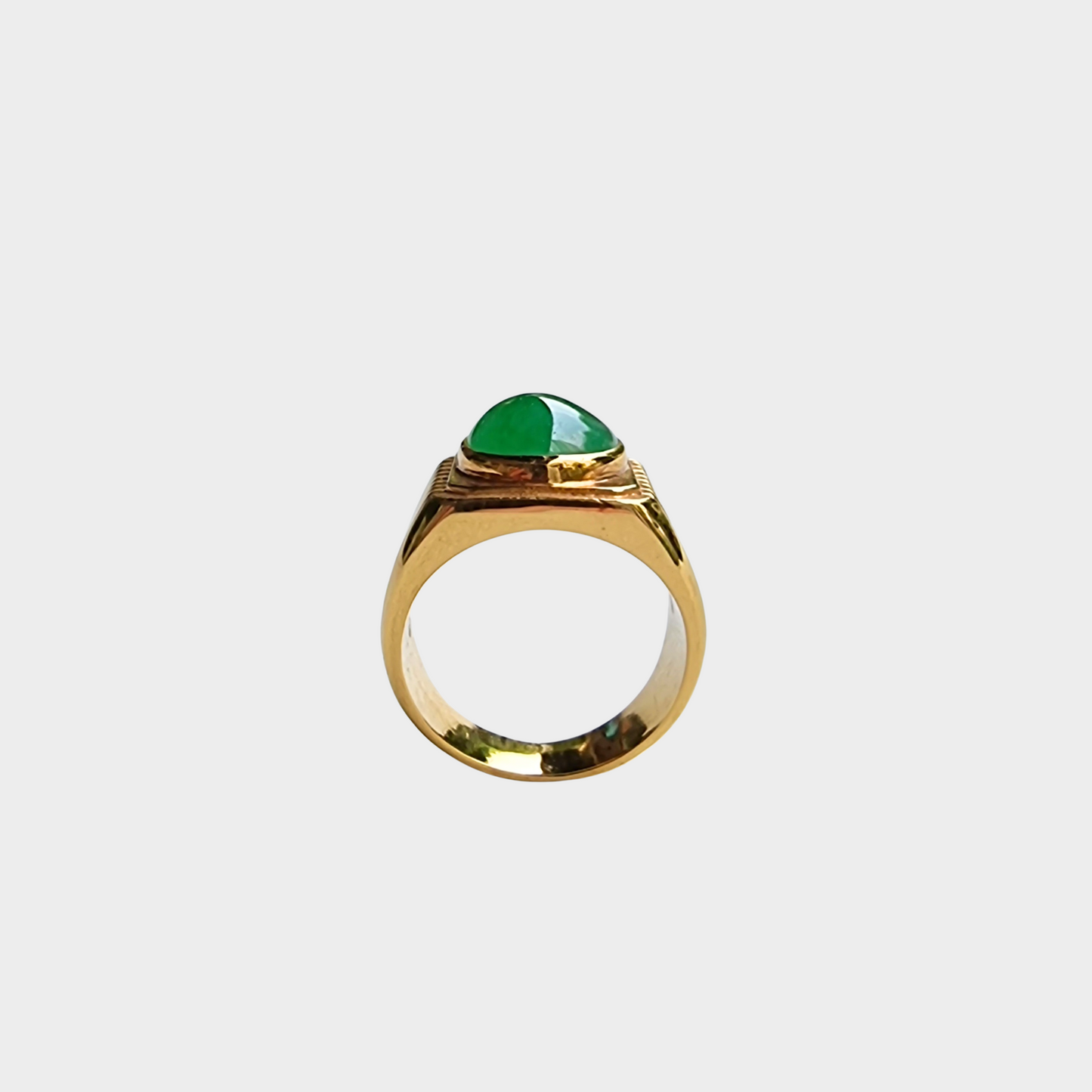 Jadeite Jade Cabochon Ring in Yellow Gold