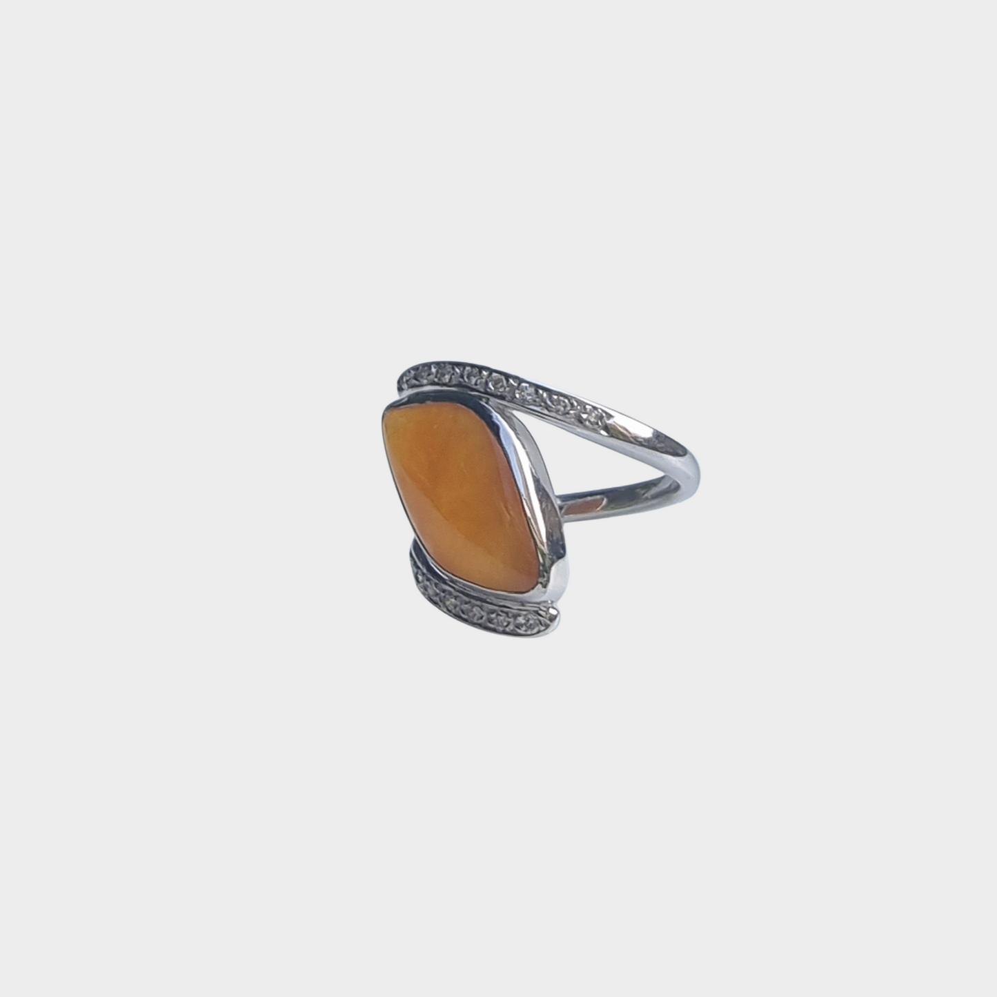 Yellow Jadeite Jade Ring in White Gold with Diamonds
